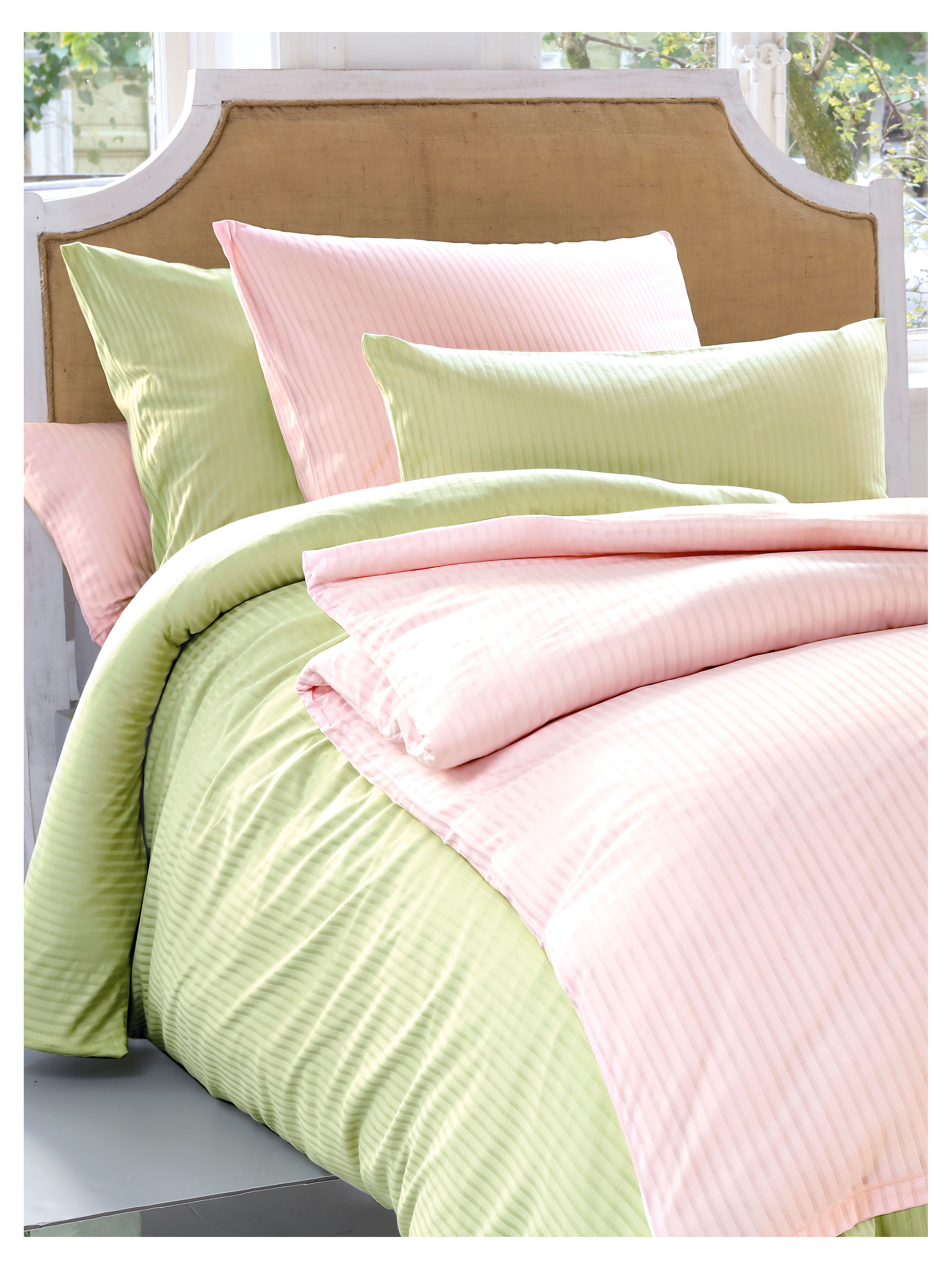 Overtrekset Ca 155X200Cm Van Irisette Lichtroze irisette kopen in de aanbieding